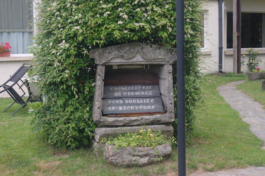Hostellerie Saint Clement Vic-sur-Cère المظهر الخارجي الصورة
